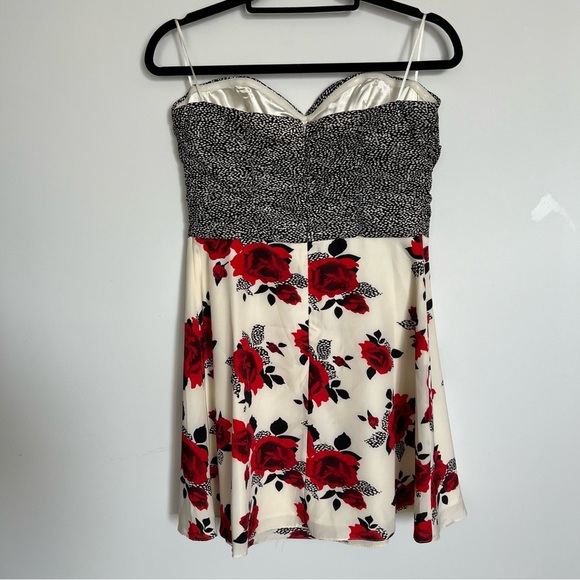 ⚪️ Guess / strapless floral mini dress 8 - Picture 8 of 8